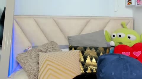 Angeline Smith  online show from 6, 12, 2024