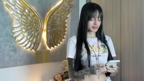 Angeline Smith  online show from 16, 10, 2025