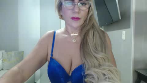 Snapshot of angelinna_12 chatting on 18, 9, 2025 angelinna_12 online show from 18, 9, 2025