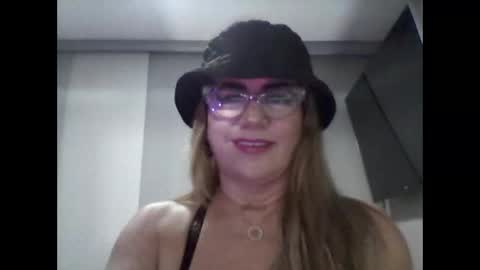 Snapshot of angelinna_12 chatting on 26, 9, 2025 angelinna_12 online show from 26, 9, 2025