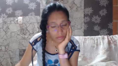 Snapshot of angelitaa_hot chatting on 14, 12, 2024 angela online show from 14, 12, 2024