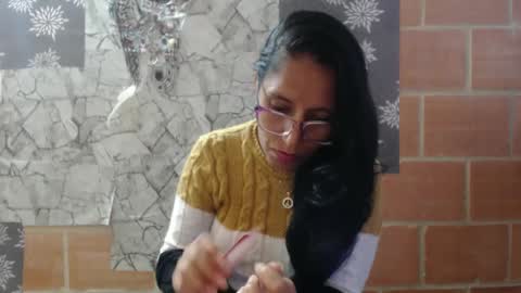 Snapshot of angelitaa_hot chatting on 5, 3, 2025 angela online show from 5, 3, 2025