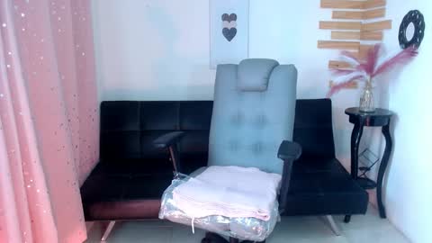 Snapshot of angelitaa_hot chatting on 11, 3, 2025 angela online show from 11, 3, 2025