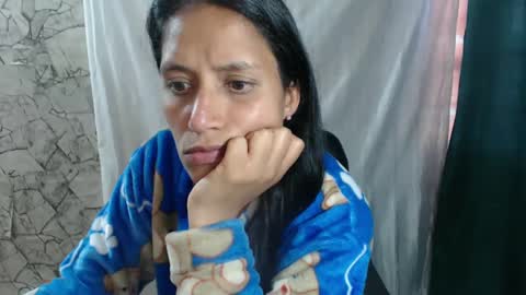 Snapshot of angelitaa_hot chatting on 14, 9, 2025 angela online show from 14, 9, 2025