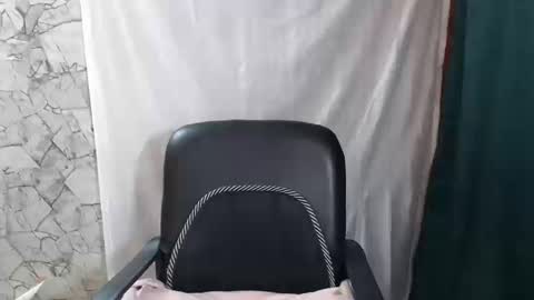 Snapshot of angelitaa_hot chatting on 16, 10, 2025 angela online show from 16, 10, 2025