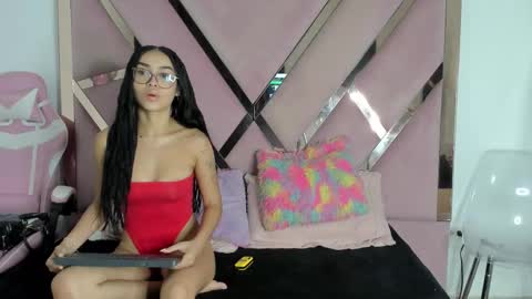 Snapshot of angell_petite01 chatting on 14, 2, 2026 angell_petite01 online show from 14, 2, 2026