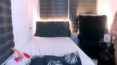 Snapshot of angella_dior chatting on 22, 9, 2025 angella_dior online show from 22, 9, 2025