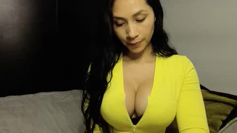  ANGELA ISABELLA  online show from 8, 11, 2025