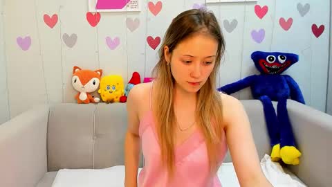 angellery online show from 25, 11, 2025