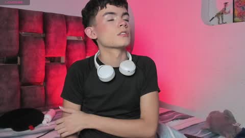 Angelo I work from home this is my room  online show from 4, 1, 2025