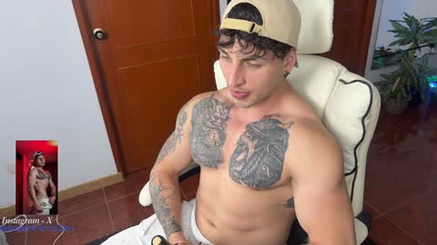 Angelo Ferro online show from 8, 12, 2024