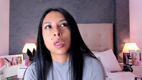 Angela online show from 3, 2, 2025