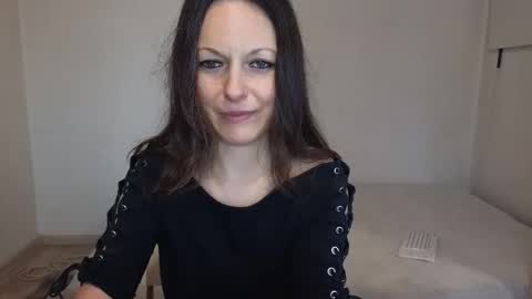 Giulia online show from 3, 4, 2026