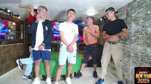 Snapshot of anghelytos chatting on 29, 12, 2024 anghelytos online show from 29, 12, 2024