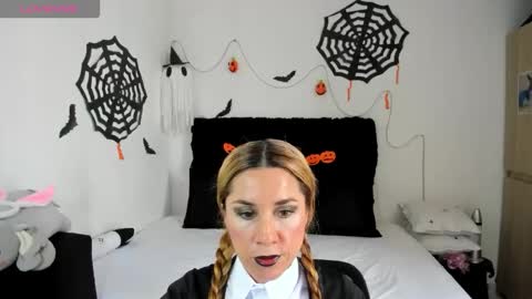Snapshot of angie_blondie chatting on 16, 10, 2025 angie online show from 16, 10, 2025