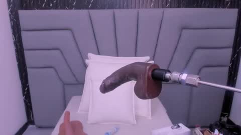 A N G I E.  online show from 18, 9, 2025