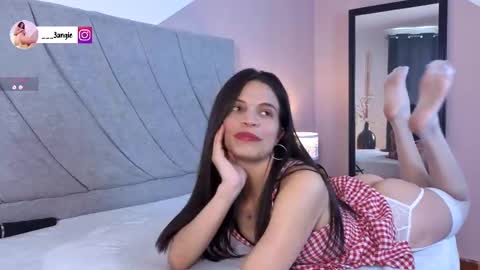 Snapshot of angieebaezz chatting on 21, 11, 2025 Angie online show from 21, 11, 2025