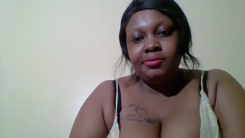 Snapshot of angienew chatting on 31, 10, 2025 Angie online show from 31, 10, 2025