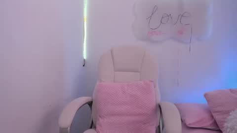 Snapshot of angiiebylpz chatting on 6, 2, 2025 violeth lopez online show from 6, 2, 2025