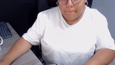 Snapshot of angy_ro12 chatting on 5, 10, 2025 angy online show from 5, 10, 2025