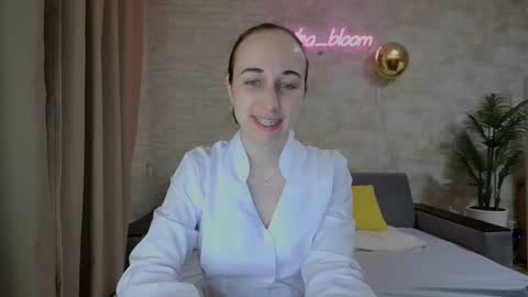 anikabloom online show from 17, 2, 2025