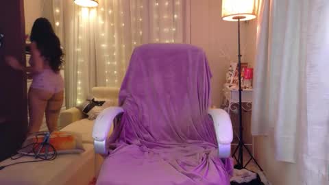 Anisahade online show from 4, 10, 2025