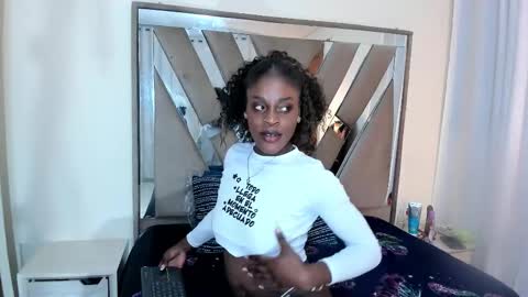 anisha_zambrano online show from 16, 1, 2026