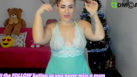 Snapshot of anissyax chatting on 16, 12, 2025 AnissyaX online show from 16, 12, 2025