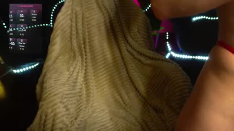 Snapshot of anita_von chatting on 25, 11, 2025 anita_von online show from 25, 11, 2025