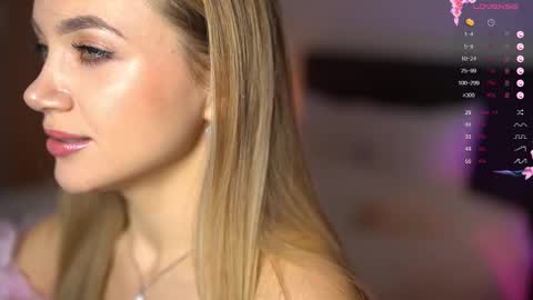 Im Anita thumb up me please its important online show from 11, 3, 2025