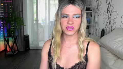 anjalin_sososok online show from 2, 6, 2026