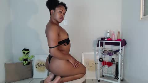 Snapshot of anjinhama chatting on 13, 11, 2025 Hello My name is NaiaraPv is OPEN online show from 13, 11, 2025