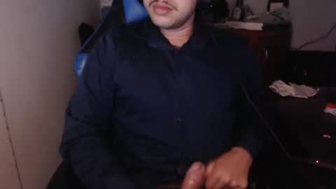 Snapshot of anjonoturno01 chatting on 17, 11, 2025 anjonoturno01 online show from 17, 11, 2025