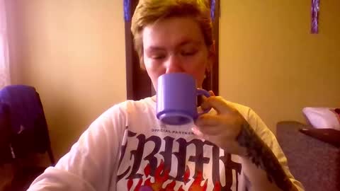 ann_lelala_ online show from 12, 2, 2025