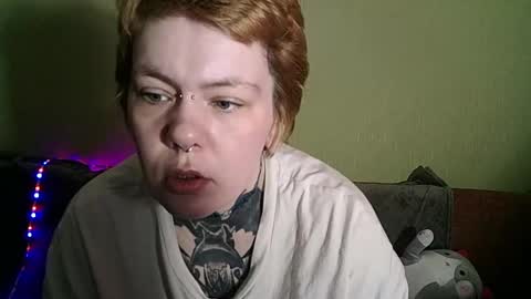 ann_lelala_ online show from 18, 2, 2025