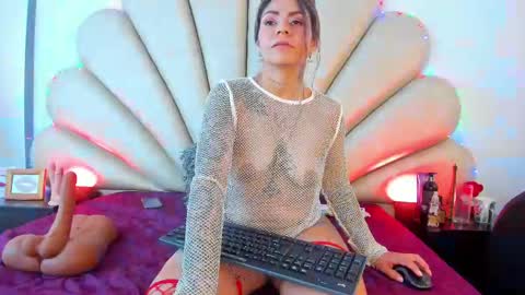 Anna  online show from 13, 2, 2025