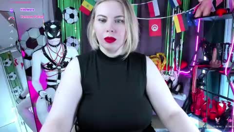 Snapshot of anna_maxwell chatting on 18, 7, 2026 Anna online show from 18, 7, 2026