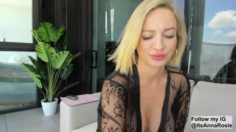 Snapshot of anna_royale chatting on 20, 1, 2025 Anna online show from 20, 1, 2025