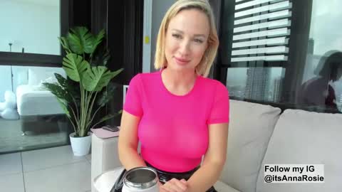 Snapshot of anna_royale chatting on 13, 2, 2025 Anna online show from 13, 2, 2025
