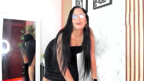 Snapshot of annaarela chatting on 14, 11, 2025 Annaarela online show from 14, 11, 2025