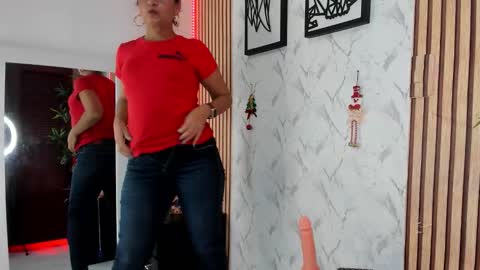 Snapshot of annaarela chatting on 28, 11, 2025 Annaarela online show from 28, 11, 2025