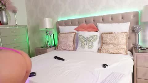 Snapshot of annakarinna chatting on 16, 9, 2025 AnnaKarinaX online show from 16, 9, 2025
