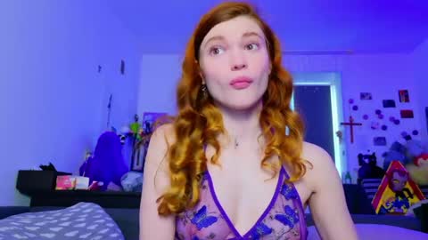Snapshot of annakeenon chatting on 8, 6, 2026 Anna online show from 8, 6, 2026