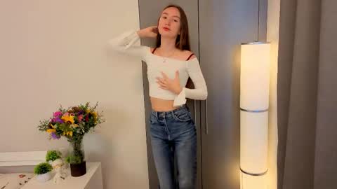 Snapshot of annamarie_foryou chatting on 11, 9, 2025 Holly Molly Im Polly online show from 11, 9, 2025