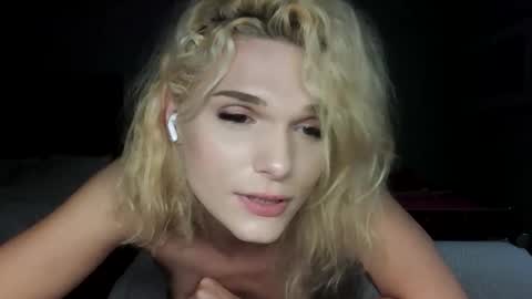 Snapshot of annamarrie777 chatting on 20, 10, 2025 AnnaMarrie online show from 20, 10, 2025