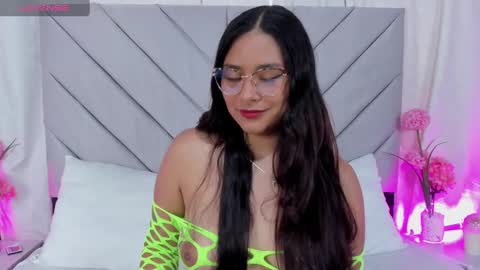 Snapshot of annaqueen_ chatting on 9, 1, 2025 Anna online show from 9, 1, 2025