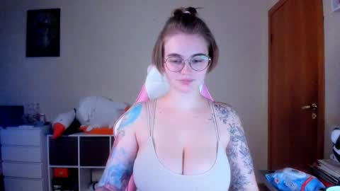 Snapshot of annaroading chatting on 14, 2, 2025 AnnaRoading online show from 14, 2, 2025