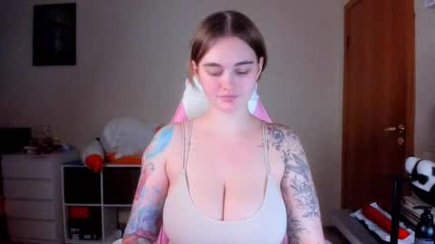 Snapshot of annaroading chatting on 17, 2, 2025 AnnaRoading online show from 17, 2, 2025