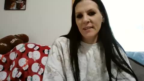 Snapshot of anne12369 chatting on 5, 12, 2025 anne online show from 5, 12, 2025