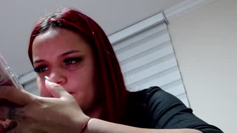 Snapshot of anne_julienne chatting on 12, 6, 2026 online show from 12, 6, 2026